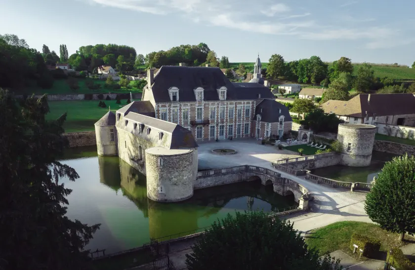 Hôtel Le Château d'Etoges - Image 1