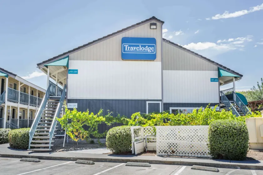 Travelodge by Wyndham Fairfield/Napa Valley - Image 1