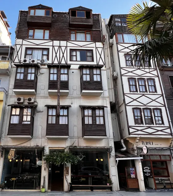 Denizci Hotel - Image 1