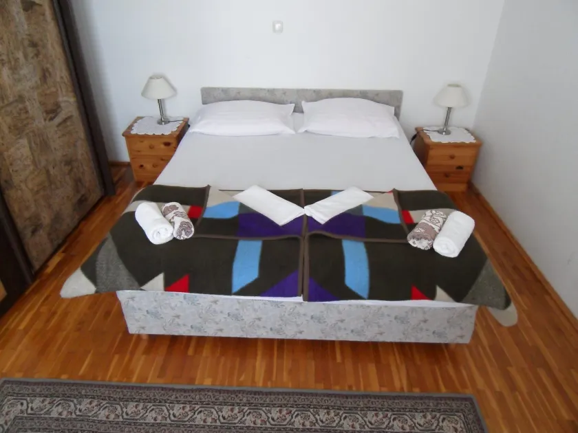 Vila Lidus - Image 1