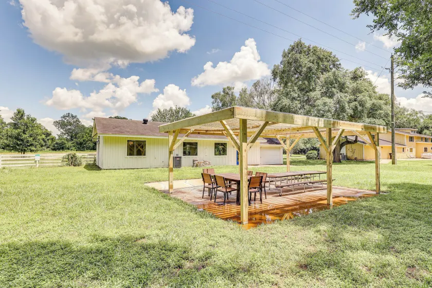 Bright Wallis Cottage w/ Pergola & Grill! - Image 1