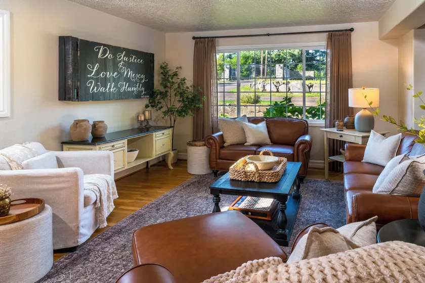 Three Springs Estate 7BR Retreat With Pond - Image 1