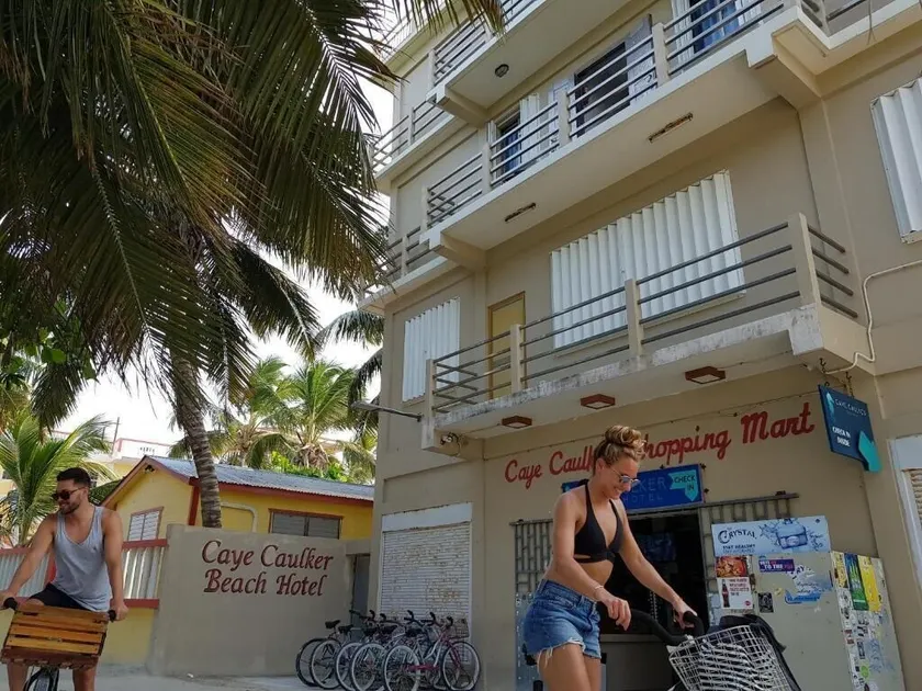Caye Caulker Beach Hotel - Image 1