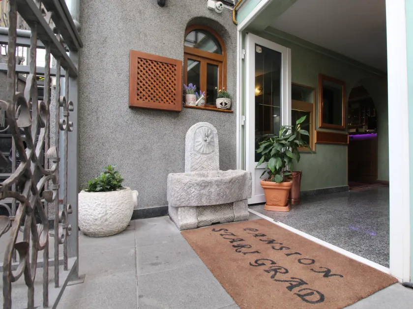 Pansion Stari Grad - Image 1