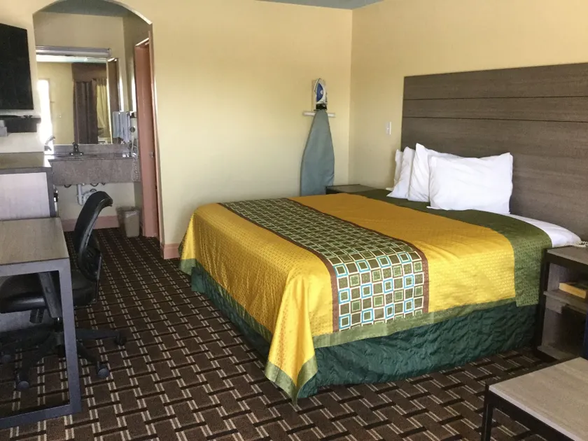 Luxury Inn and Suites Seaworld - Image 1