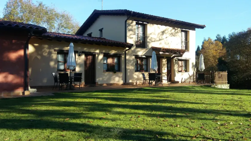 Apartamentos Rurales La Fuente de Báscones - Image 1