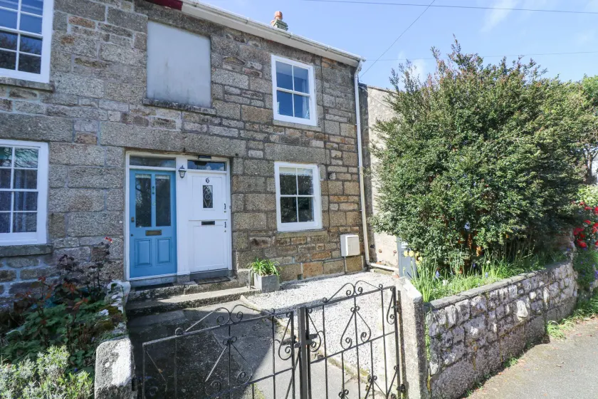 6 Bellair Road - Image 1