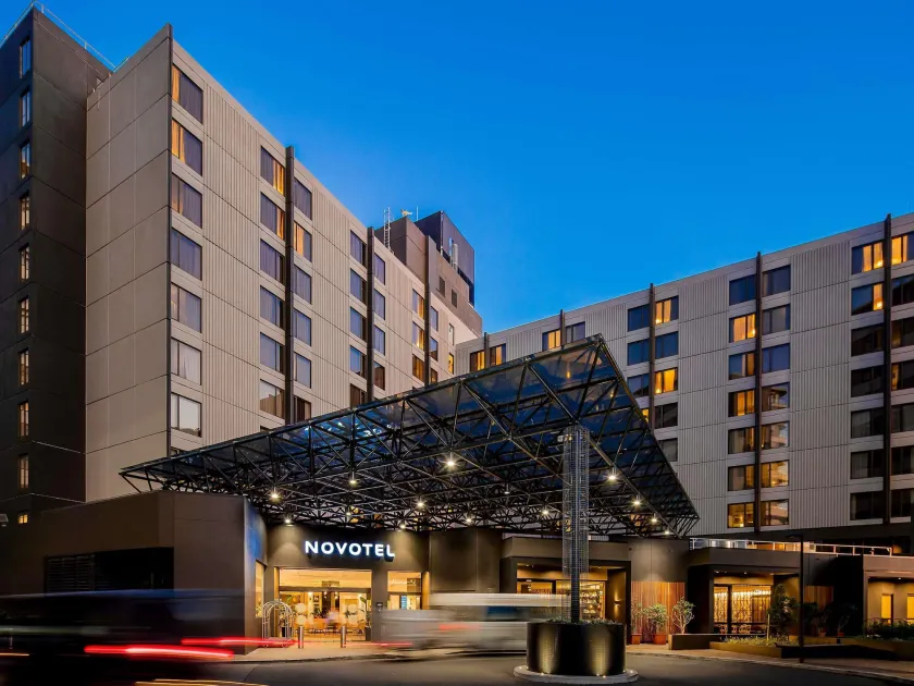 Novotel Sydney International Airport - Image 1