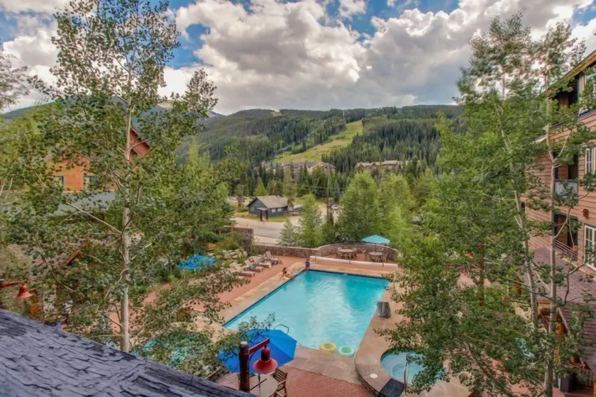 Cozy And Quaint 1 Bedroom Condo In The Heart Of River Run Village - Image 1