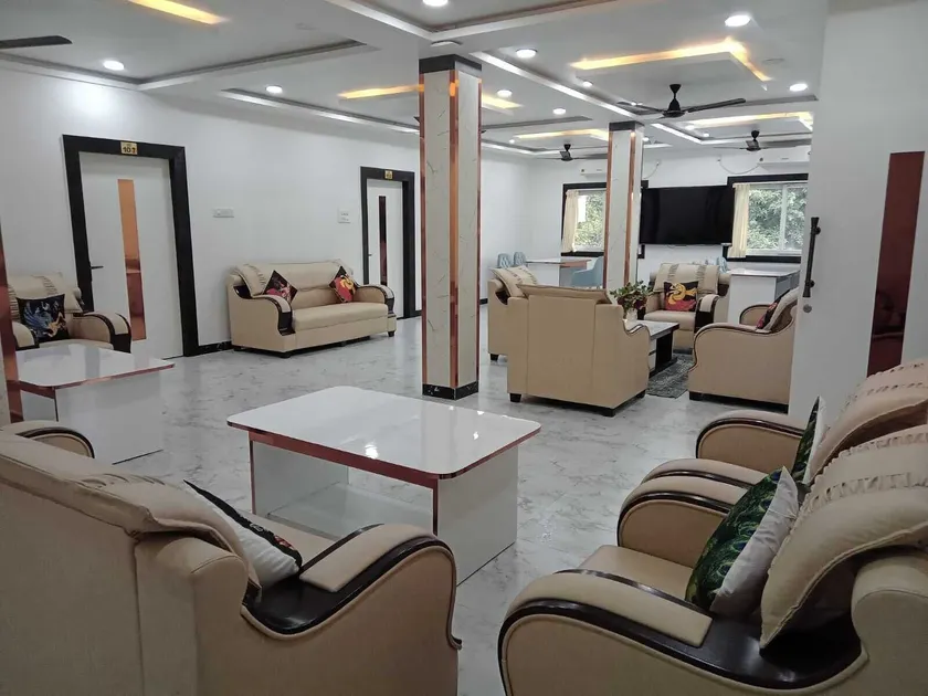 Hotel Gateway Asansol - Lobby sitting area