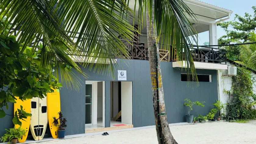 Wave Crest Retreat - Image 1