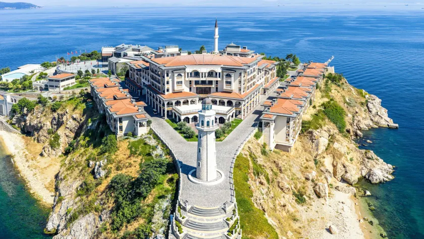 Birun Ada Hotel - Image 1