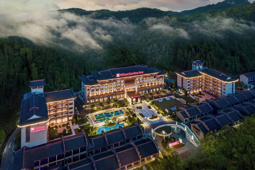 Hilton Garden Inn Zhangjiajie Wulingyuan - Image 1