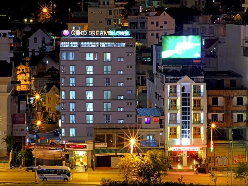 Gold Dream Hotel - Image 1