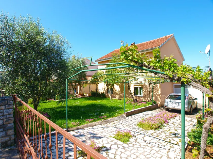 Apartment 686 - Image 1