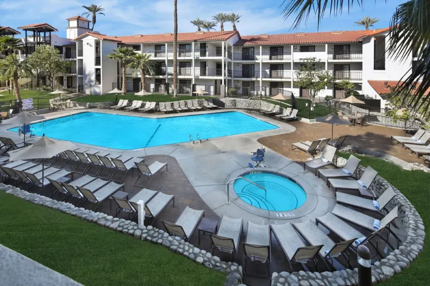 Embassy Suites by Hilton Palm Desert - Image 1