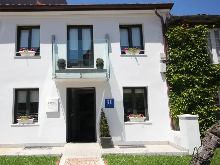 Le Petit Boutique Hotel - Image 1