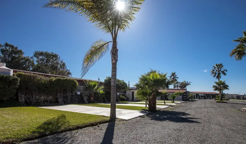 California Villas y Hotel - Image 1