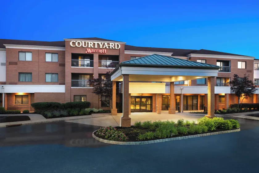 Courtyard by Marriott West Orange - Image 1