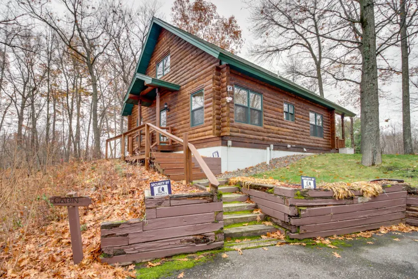 Pet-Friendly Garrison Retreat - Image 1