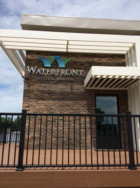 Waterfront Hotel and Marina - Image 1