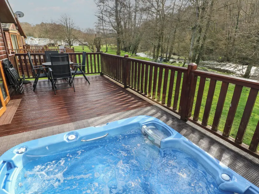 3 Riverside Lodge - Image 1