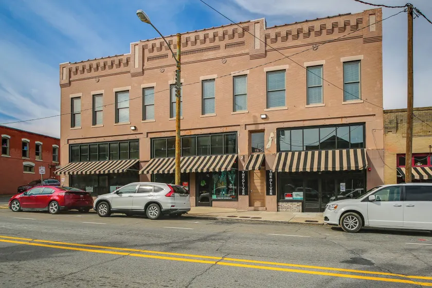 Downtown Hot Springs Condo Near Bathhouse Row! - Interior