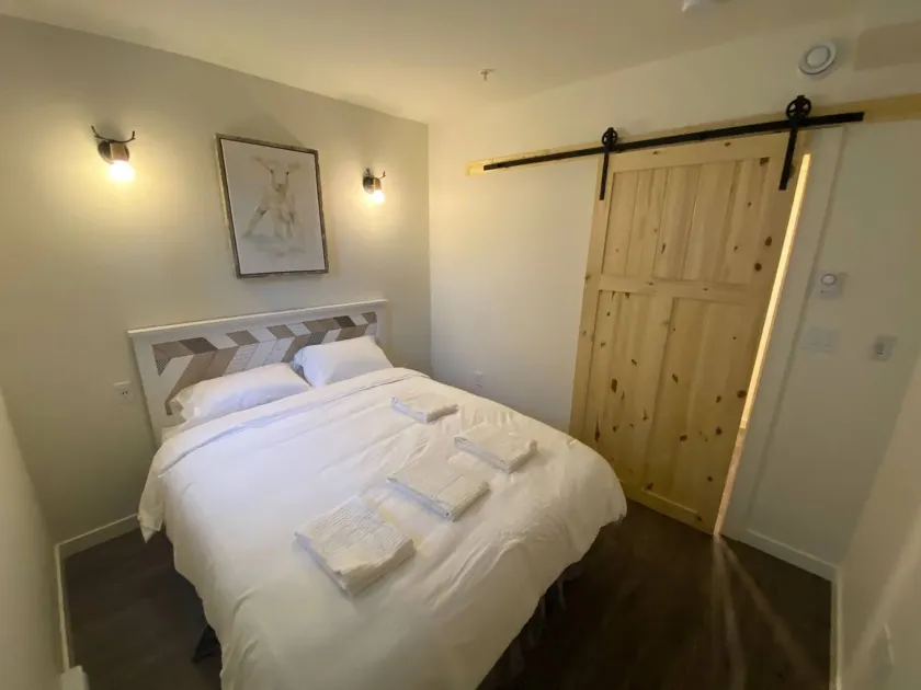 Brand New Dt 1 Br Close To All Edmonton, Canada - Image 1
