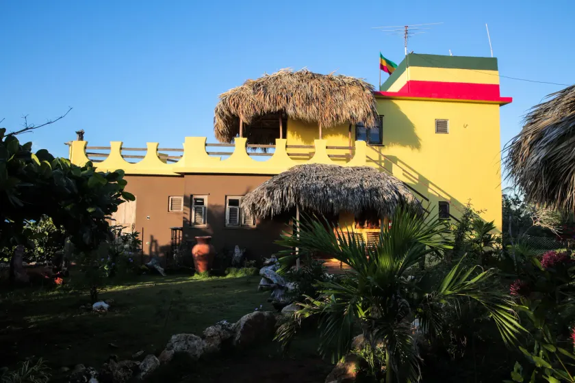 Kudehya Guesthouse - Image 1