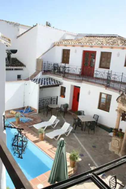 Apartamentos La Ciudad - Image 1