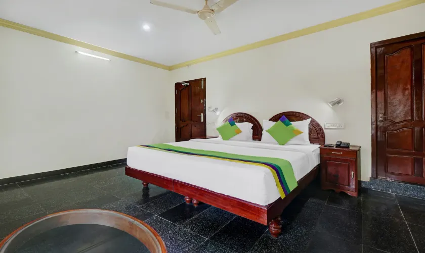 Itsy Hotels The Waters Edge Beach Resort - Image 1