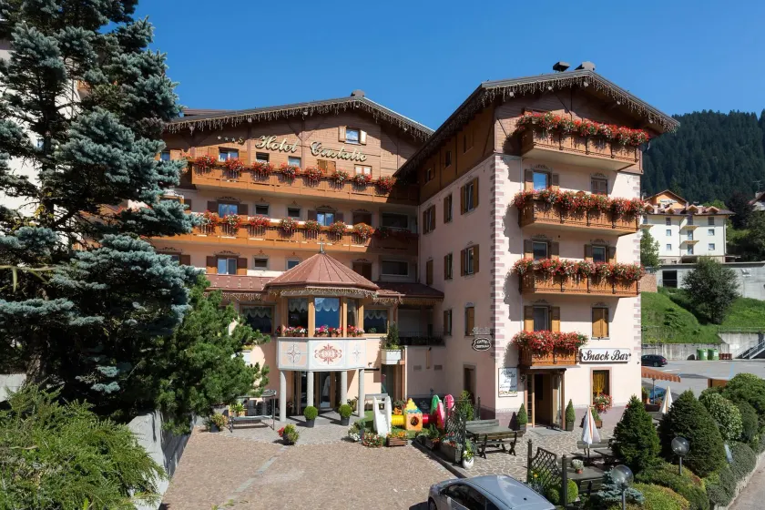 Hotel Cristallo - Image 1
