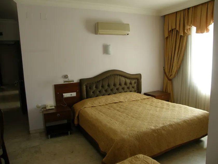 Akdeniz Hotel - Image 1