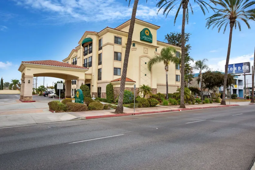 La Quinta by Wyndham NE Long Beach/Cypress - Image 1
