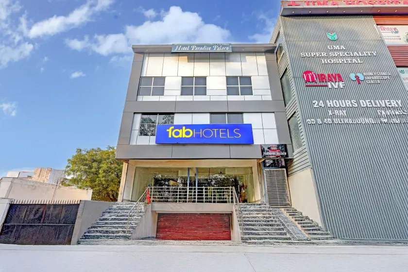 Hotel Paradise Palace - Image 1