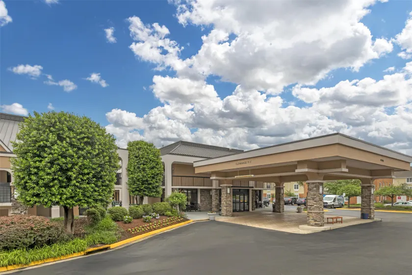 Best Western Dulles Airport Inn - Image 1
