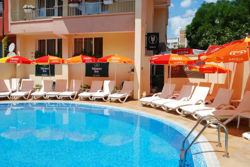 Italia Hotel - Image 1