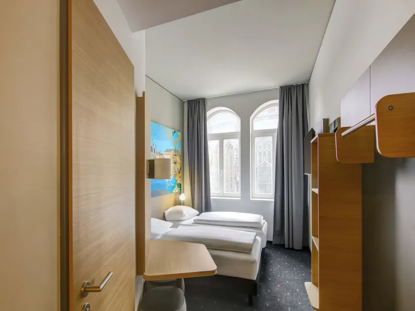 B&B HOTEL Zwickau - Image 1