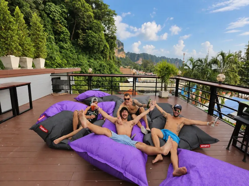 Balcony Party Hostel - 18-40 - Image 1