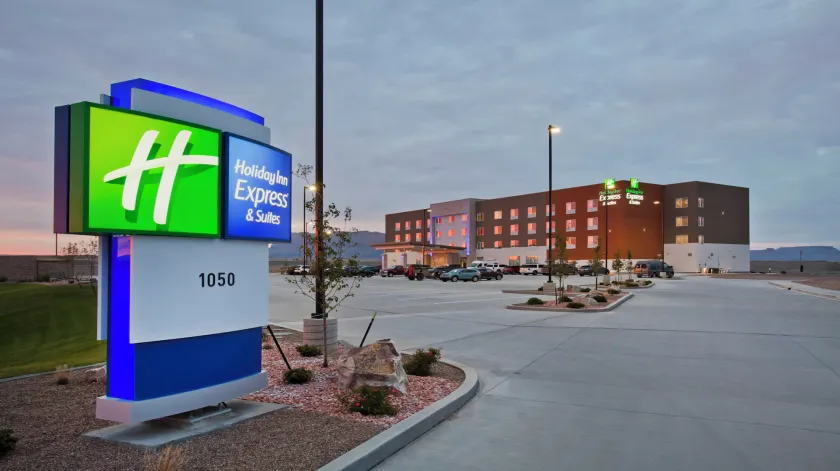 Holiday Inn Express & Suites Green River by IHG - Image 1
