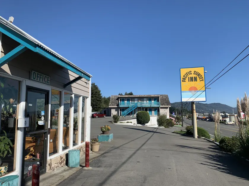 Pacific Sunset Inn - Image 1