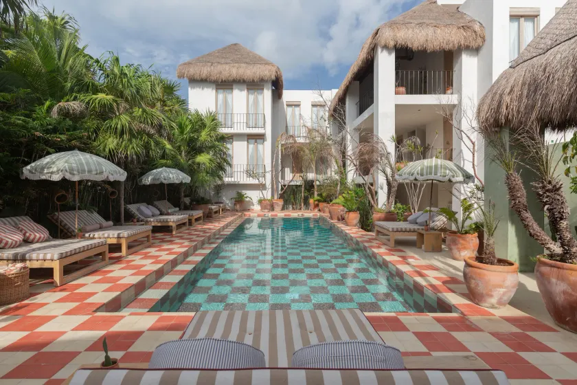 Suites Panamera - Image 1