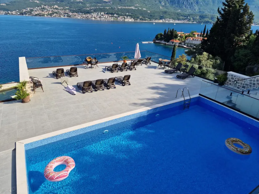 Agape Rose Hotel - Image 1