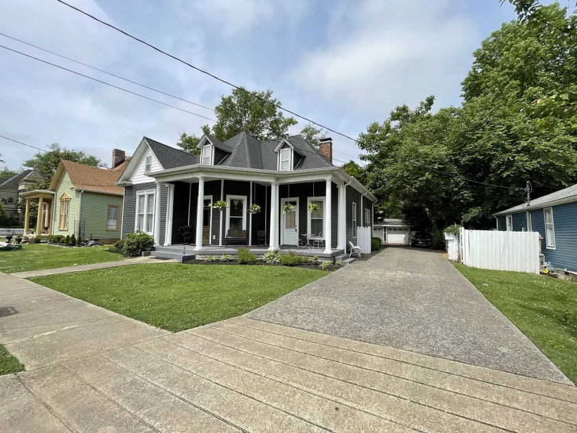 Carriage Lane Inn - Image 1