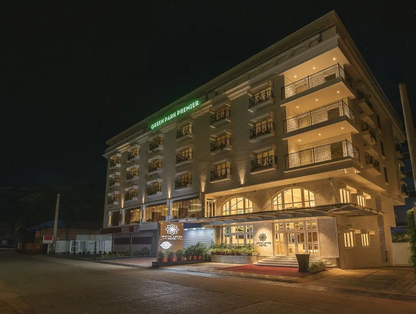 White Lotus Hotel - Image 1