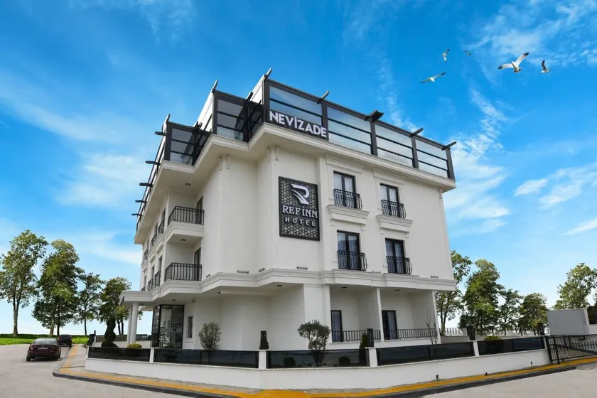 REF İNN HOTEL - Image 1