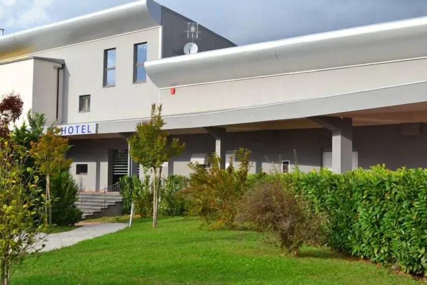 Family Center Hotel - Image 1