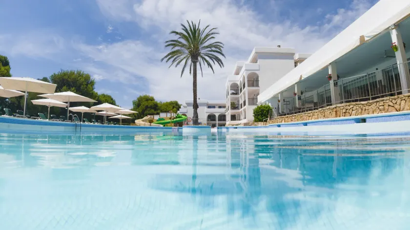 Hotel Cala d'Or Playa - Image 1