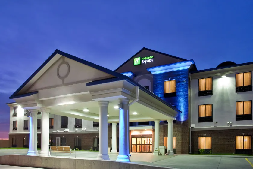 Holiday Inn Express Hotel & Suites McPherson by IHG - Image 1