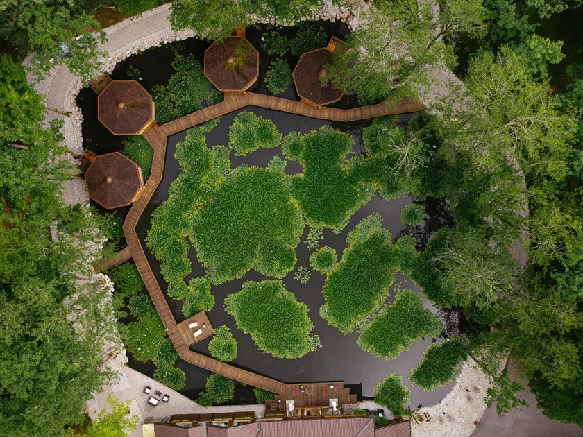Pikol Lake Village Wine Estate - Image 1